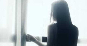 Cô giáo 'say nắng' bị tống tiền bằng ảnh sex