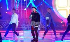 Video: ‘G-Dragon’ quậy tưng sân khấu Gương mặt thân quen