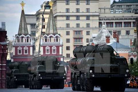 Nga phô trương sức mạnh quân sự trong cuộc duyệt binh ở Mátxcơva
