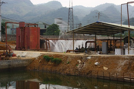 'Đột nhập' nhà máy xả thải gây chết cá hàng loạt trên sông Bưởi