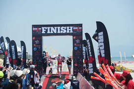 Vietjet chào đón các vận động viên quốc tế cuộc thi IRONMAN 70.3 Vietnam đến Đà Nẵng