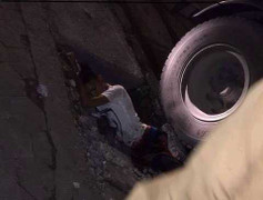 Phóng ngược chiều tông thẳng container, 3 người thương vong