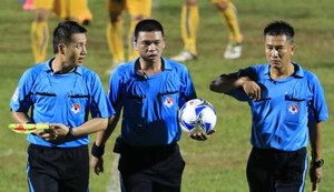Trọng tài Hà Anh Chiến sai lầm thô thiển, VPF xin lỗi SLNA