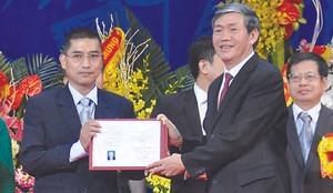 Giáo sư trẻ nhất Việt Nam nhận giải thưởng Tạ Quang Bửu 2016