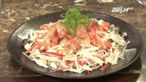 Cách làm sa lát bưởi hồng tôm sú thanh mát cho ngày nóng