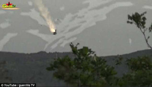 Clip: ‘Siêu rắn hổ mang’ AH-1W Super Cobra bị tên lửa đất đối không bắn rụng đuôi