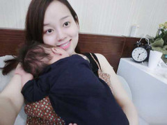 Ly Kute trở lại làm việc sau 2 tháng sinh con trai đầu lòng