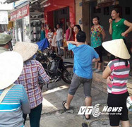 Hai kẻ cướp xe hung hãn chém người truy đuổi