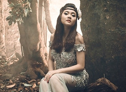 Vẻ đẹp ma mị kiêu sa của hot girl trường ĐH Sân khấu Điện ảnh