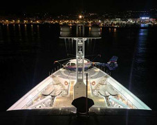 Cận cảnh bữa tiệc xa hoa trên du thuyền tỷ phú ở LHP Cannes