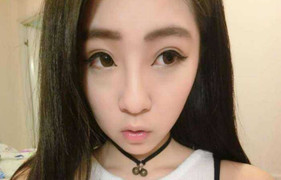 Xuất hiện 'hot girl phụ hồ' khiến bao chàng trai xao xuyến