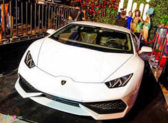 Dàn siêu xe và xe sang xuất hiện ở trung tâm Sài Gòn