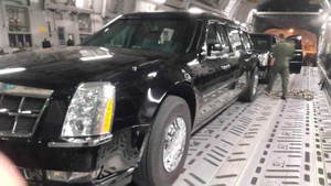 Lộ diện xe chuyên dụng của tổng thống Obama tại sân bay Nội Bài