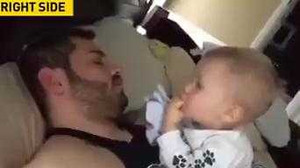 Clip: Cười vỡ bụng khoảnh khắc bé đánh thức bố dậy siêu đáng yêu