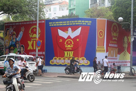 Hà Nội, TP.HCM rực rỡ cờ hoa trước ngày hội non sông