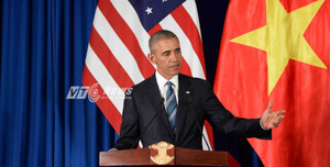 Tổng thống Obama: 'Tôi rất ấn tượng người dân đứng đợi dọc đường hôm nay'