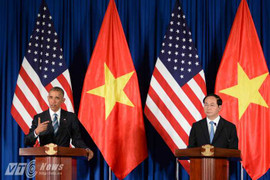 Toàn cảnh họp báo Tổng thống Obama tuyên bố gỡ bở lệnh cấm bán vũ khí với Việt Nam