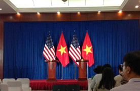 Chủ tịch nước và Tổng thống Barack Obama cùng họp báo