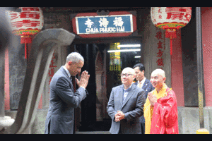 Theo chân Tổng thống Obama thăm ngôi chùa trăm tuổi giữa TP.HCM