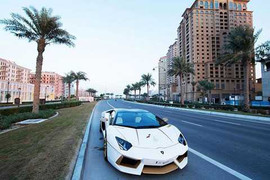 Đại gia ném cả 'chục cân vàng' lên siêu xe Lamborghini