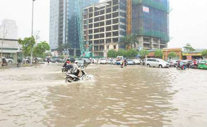 Hà Nội chìm trong biển nước: 'Mới chỉ là khúc dạo đầu'
