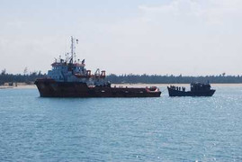 Tàu Trung Quốc xua đuổi tàu cá Việt Nam vào tránh gió