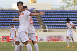 Tiền đạo U21 Việt Nam được HLV Hữu Thắng tấm tắc khen ngợi là ai?