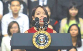 Tổng thống Obama nhất định ký tên vào bài phát biểu của MC Việt