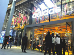 173 hãng thời trang Mỹ viết thư xin ông Trump ‘nhẹ tay’ với Trung Quốc