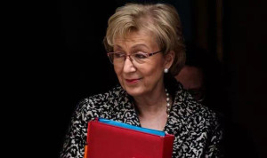 Bộ trưởng Anh từ chức để phản đối bà May về Brexit