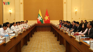 Phó Thủ tướng Vương Đình Huệ hội đàm với Phó Tổng thống Myanmar