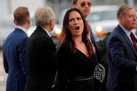 Thư ký báo chí Nhà Trắng vướng vào vụ 'xô đẩy' với nhân viên an ninh Triều Tiên