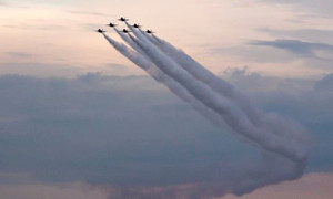 Video: Khí tài Mỹ phô trương sức mạnh chào mừng Quốc khánh