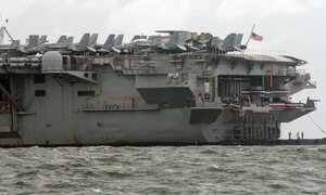 Đô đốc Mỹ khẳng định duy trì sự hiện diện của tàu chiến tại Biển Đông