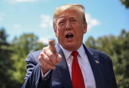 Tổng thống Trump họp khẩn, chuẩn bị trả đũa đợt áp thuế của Trung Quốc