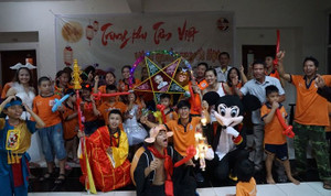 Trung thu yêu thương của các bé tự kỷ