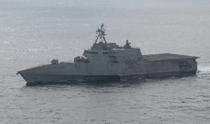 Tàu chiến Mỹ di chuyển vào Biển Đông