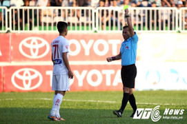 HAGL đề nghị xem xét cách điều hành của tổ trọng tài 'phá nát trận đấu'