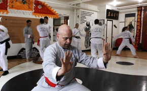 Cung Lê: Flores lợi dụng tên tuổi tôi để nổi tiếng