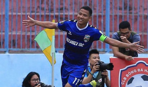 Anh Đức mắc sai lầm nghiêm trọng, HLV Park Hang Seo xuống an ủi