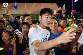 Thăng hoa ở Buriram, Xuân Trường đe doạ thành tích của Công Vinh