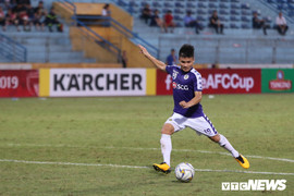 Video: Quang Hải sút phạt tuyệt đẹp, ghi bàn siêu phẩm như Messi