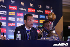 Sút hỏng 11m, Công Phượng vẫn được HLV Curacao khen ngợi