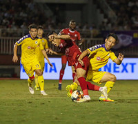 Từ 97 phút văn minh trên sân Thống Nhất đến lời cảnh tỉnh cho bóng đá Việt Nam