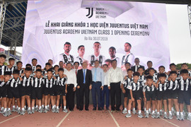 HLV Park Hang Seo tiếp lửa cho Học viện Juventus Việt Nam