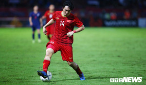 Không Tuấn Anh, Xuân Trường, HAGL trụ hạng với cặp tiền vệ nào?