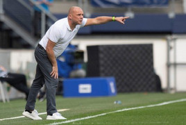 HLV SC Heerenveen phát biểu thế này, Văn Hậu chắc chắn dự bị