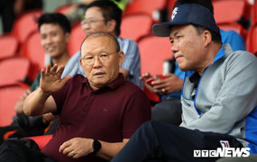 HLV Park Hang Seo có nguy cơ bị cấm chỉ đạo trận gặp Thái Lan