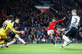 Man Utd vào vòng knock-out Europa League