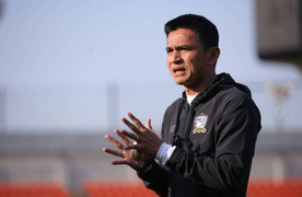 Huyền thoại Kiatisak: ‘Tự tin thái quá có thể khiến Việt Nam thất bại trước Thái Lan'